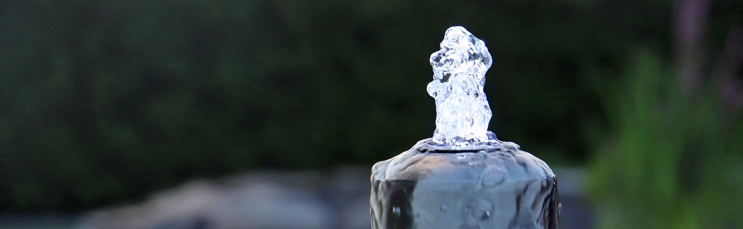 Gartenbrunnen mit LED Beleuchtung