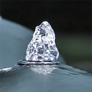 CLGarden LED Beleuchtung am Wasserauslass des Edelstahl Kugelspringbrunnen