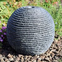 Quellstein Granitkugel 30cm geriffelt