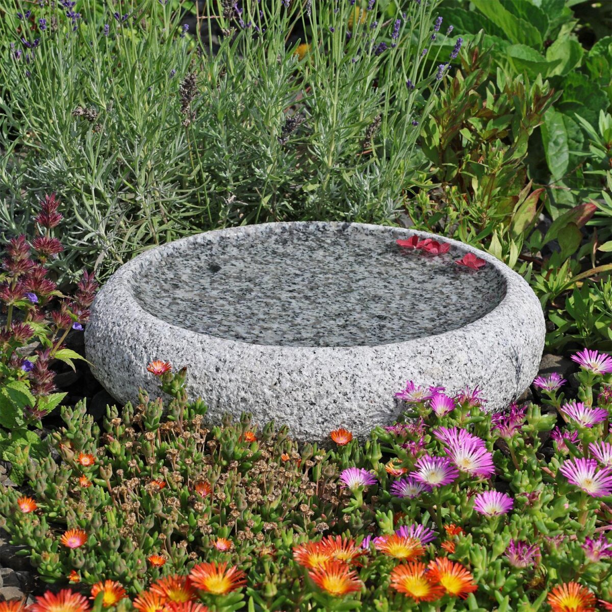 Granit Vogeltränke GVT1 in Naturform frostsicher